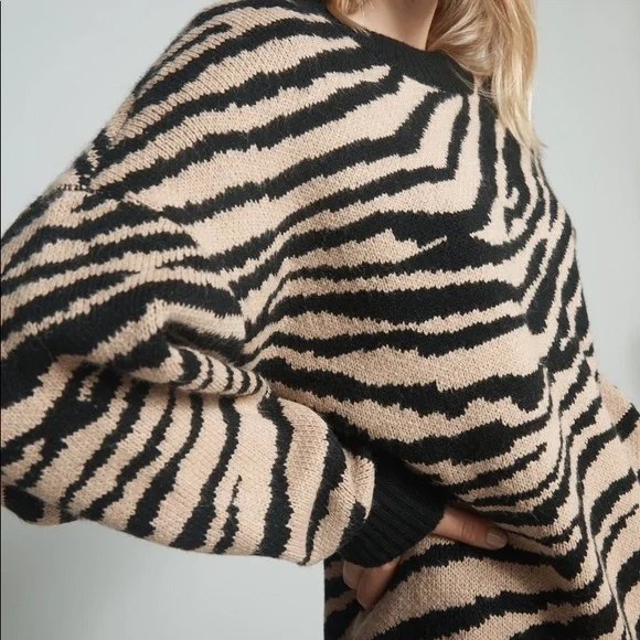 NWT Sanctuary Wild Kingdom Sweater Sz L - Picture 2 of 8